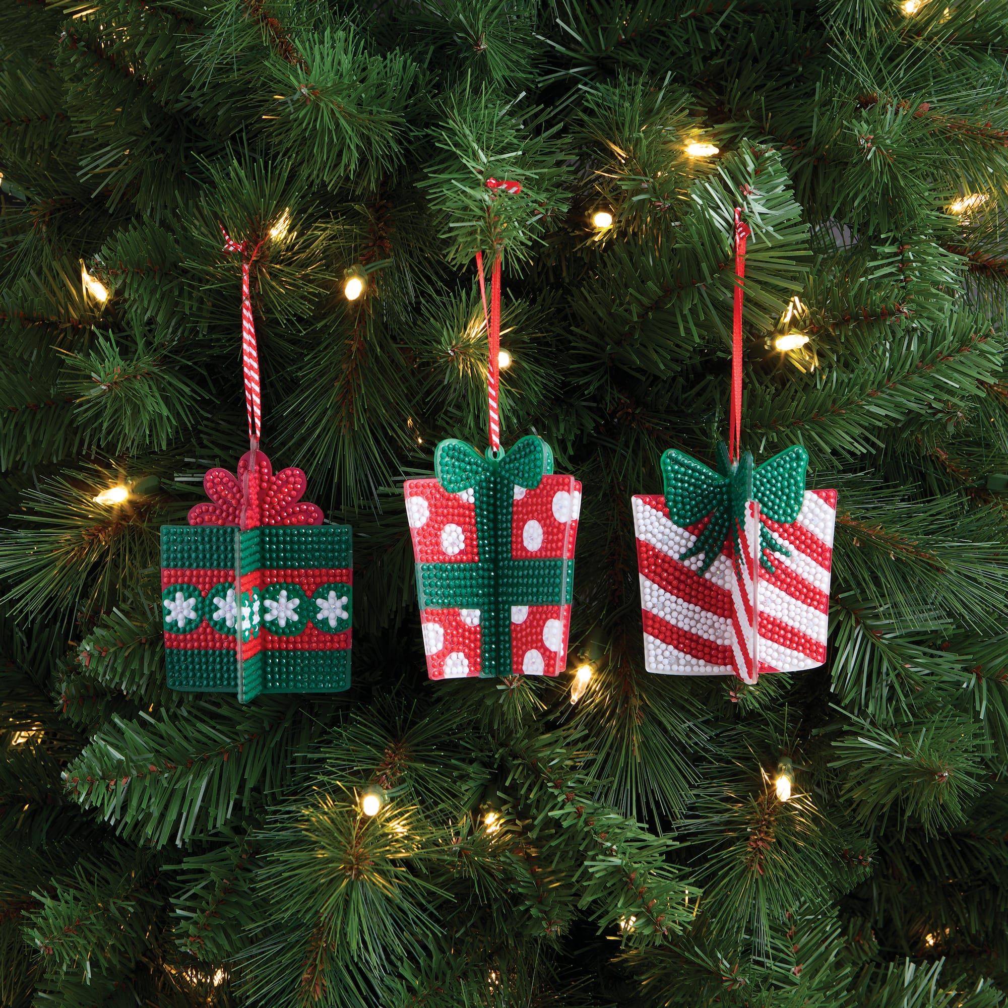 3D Present Ornament Diamond Art Kit by Make Market®